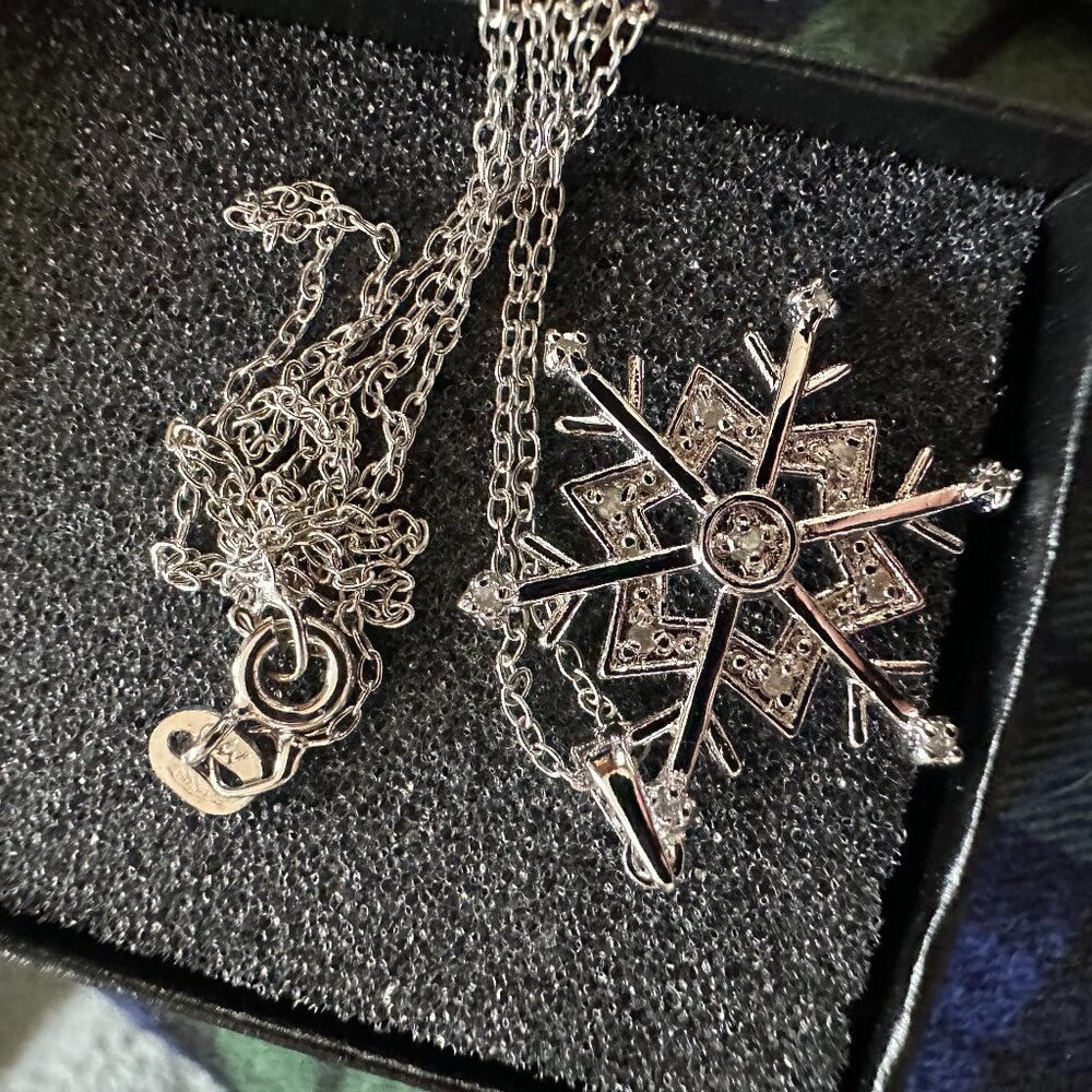 2 Absolute HSN snowflake pendants cz and silver adjustable